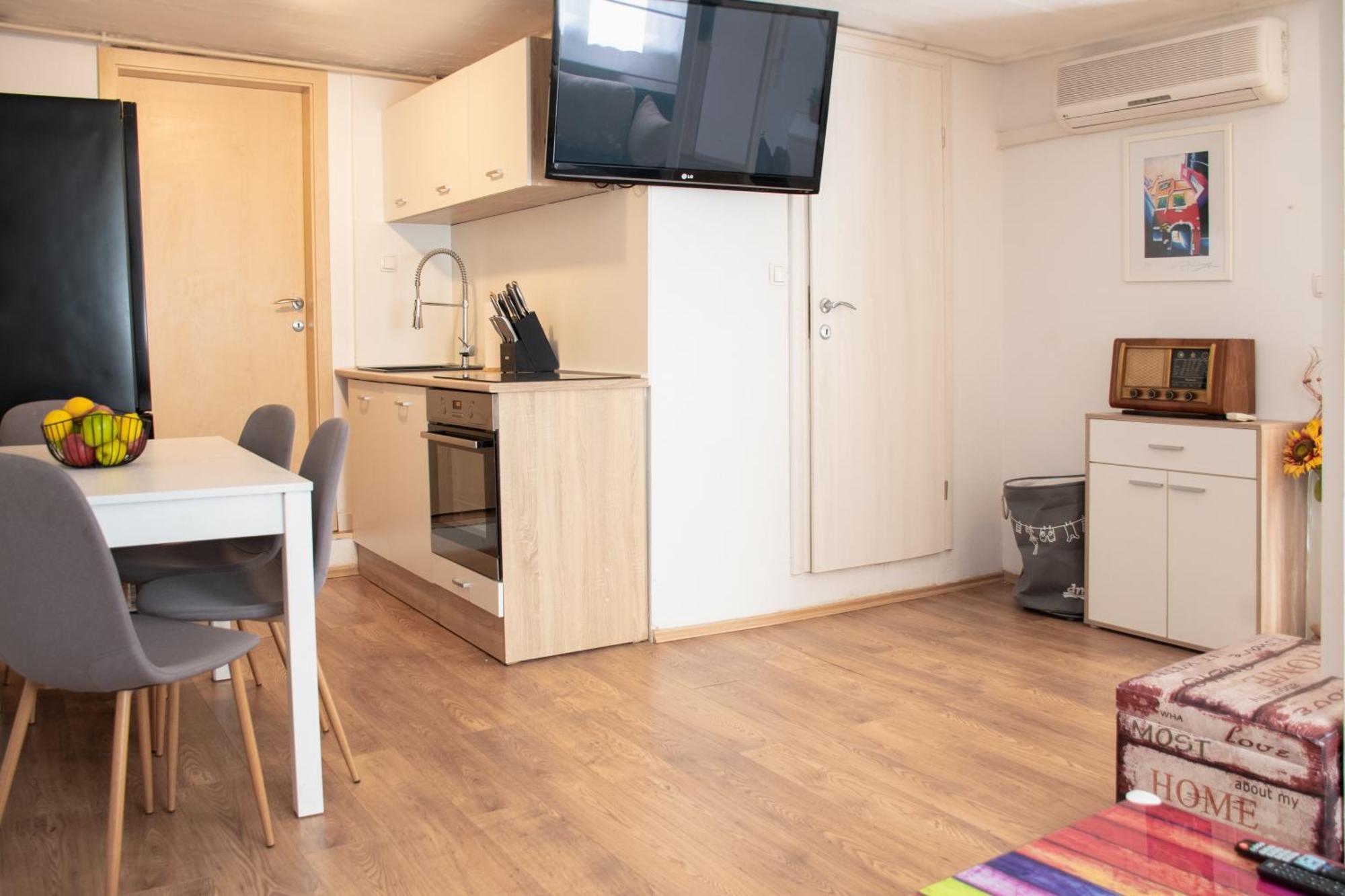 Twin-Magnolias Condo With Garden, Parking & Ev Station Загреб Екстериор снимка