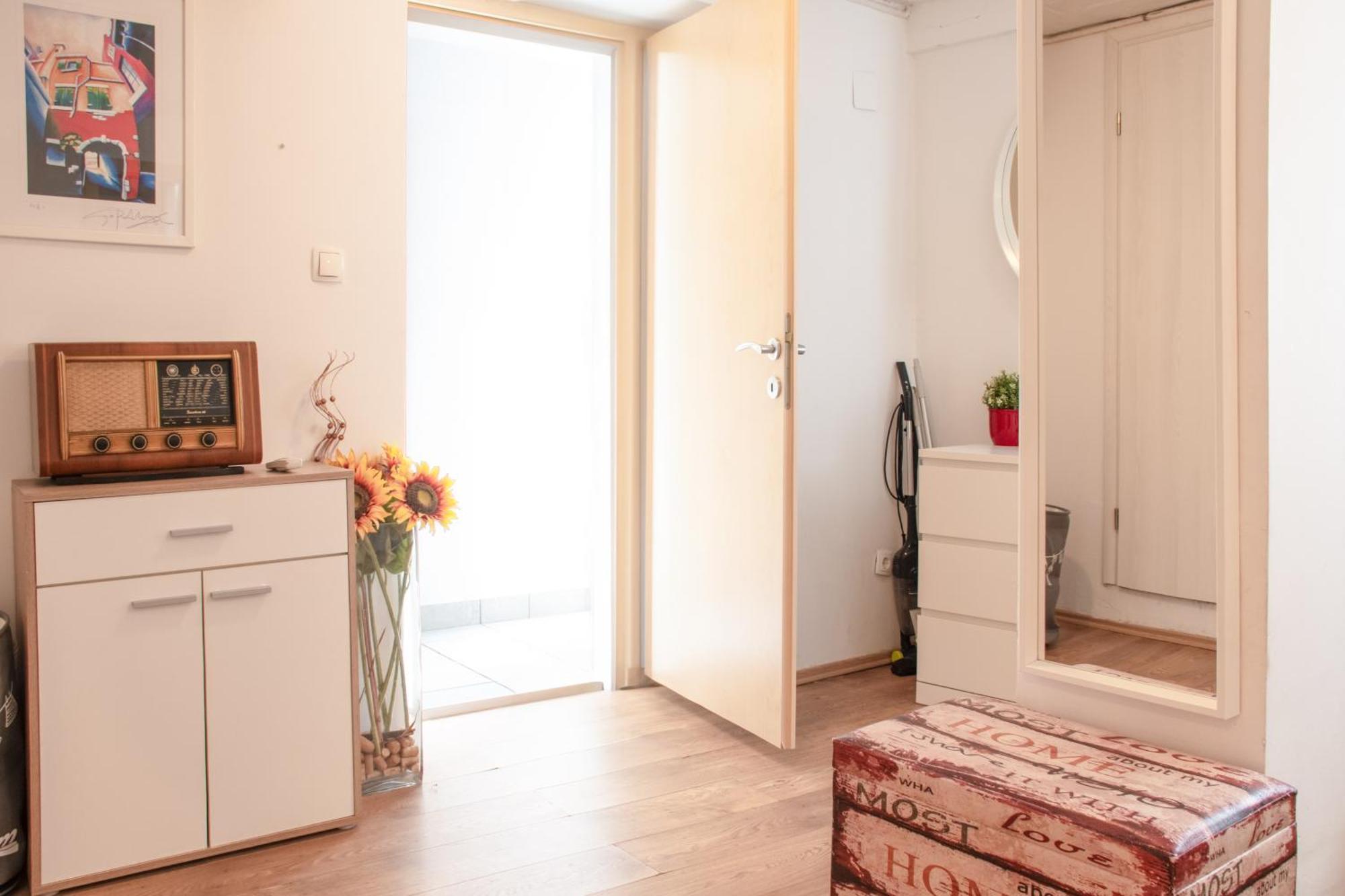 Twin-Magnolias Condo With Garden, Parking & Ev Station Загреб Екстериор снимка