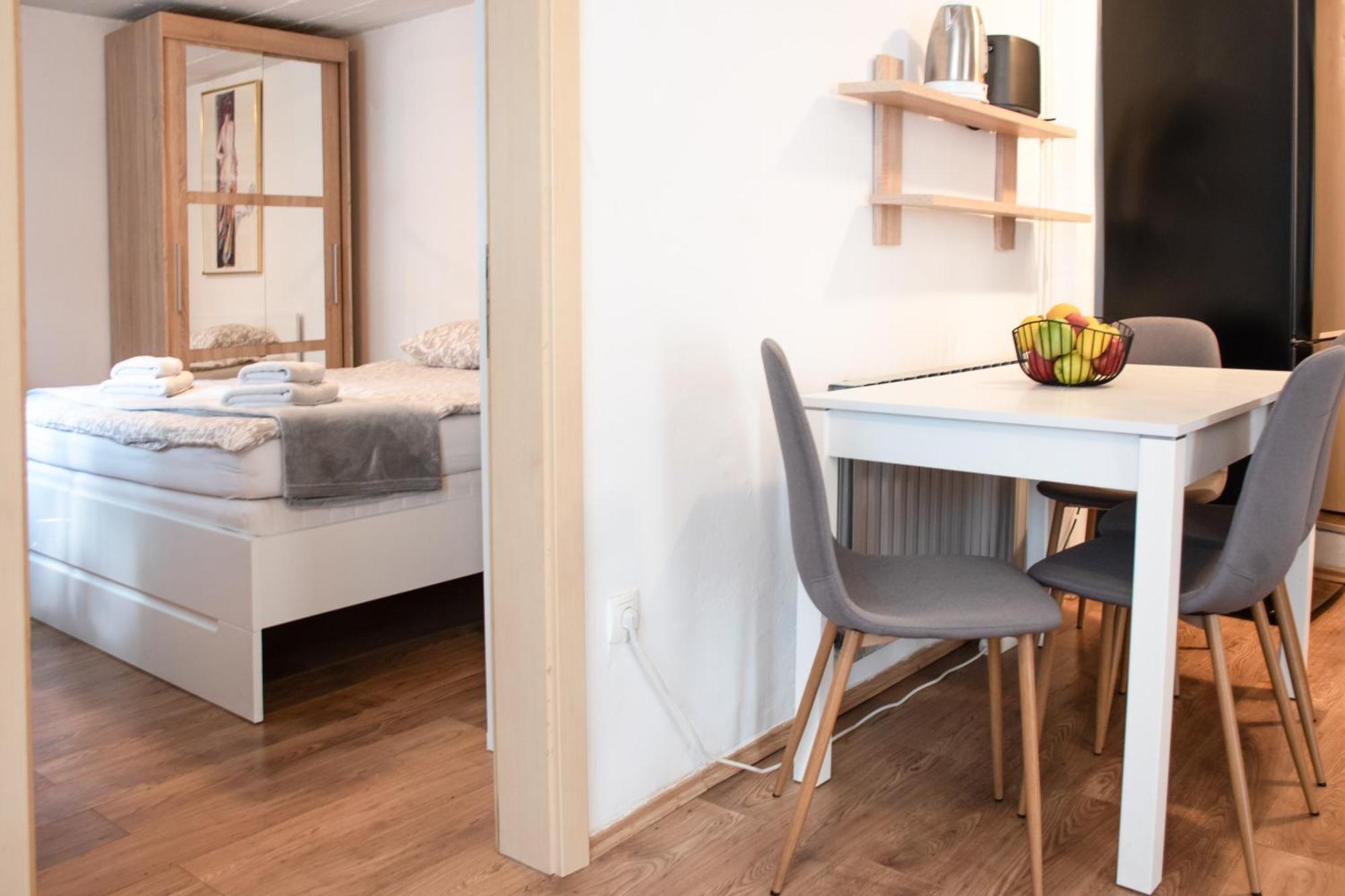 Twin-Magnolias Condo With Garden, Parking & Ev Station Загреб Екстериор снимка