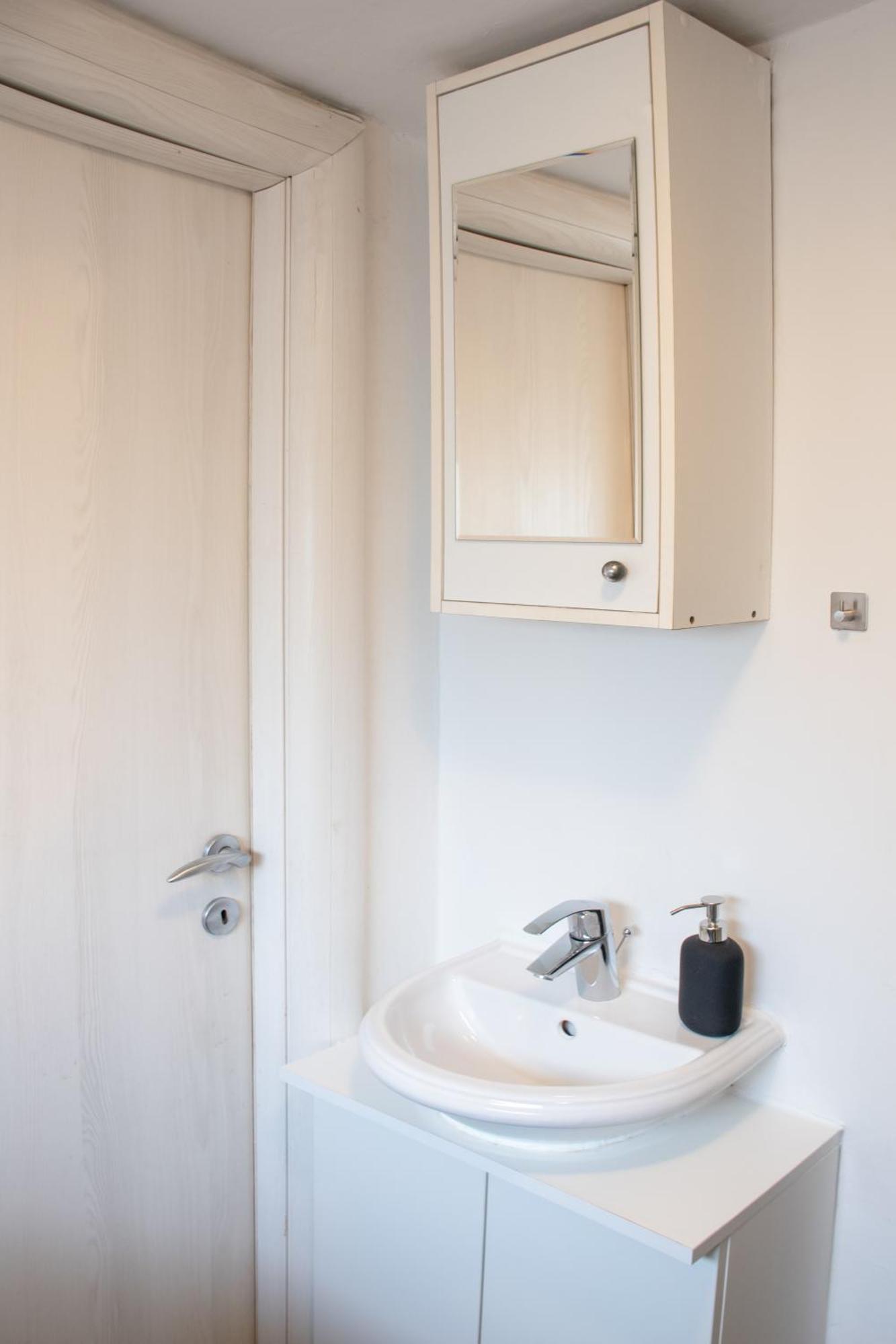 Twin-Magnolias Condo With Garden, Parking & Ev Station Загреб Екстериор снимка