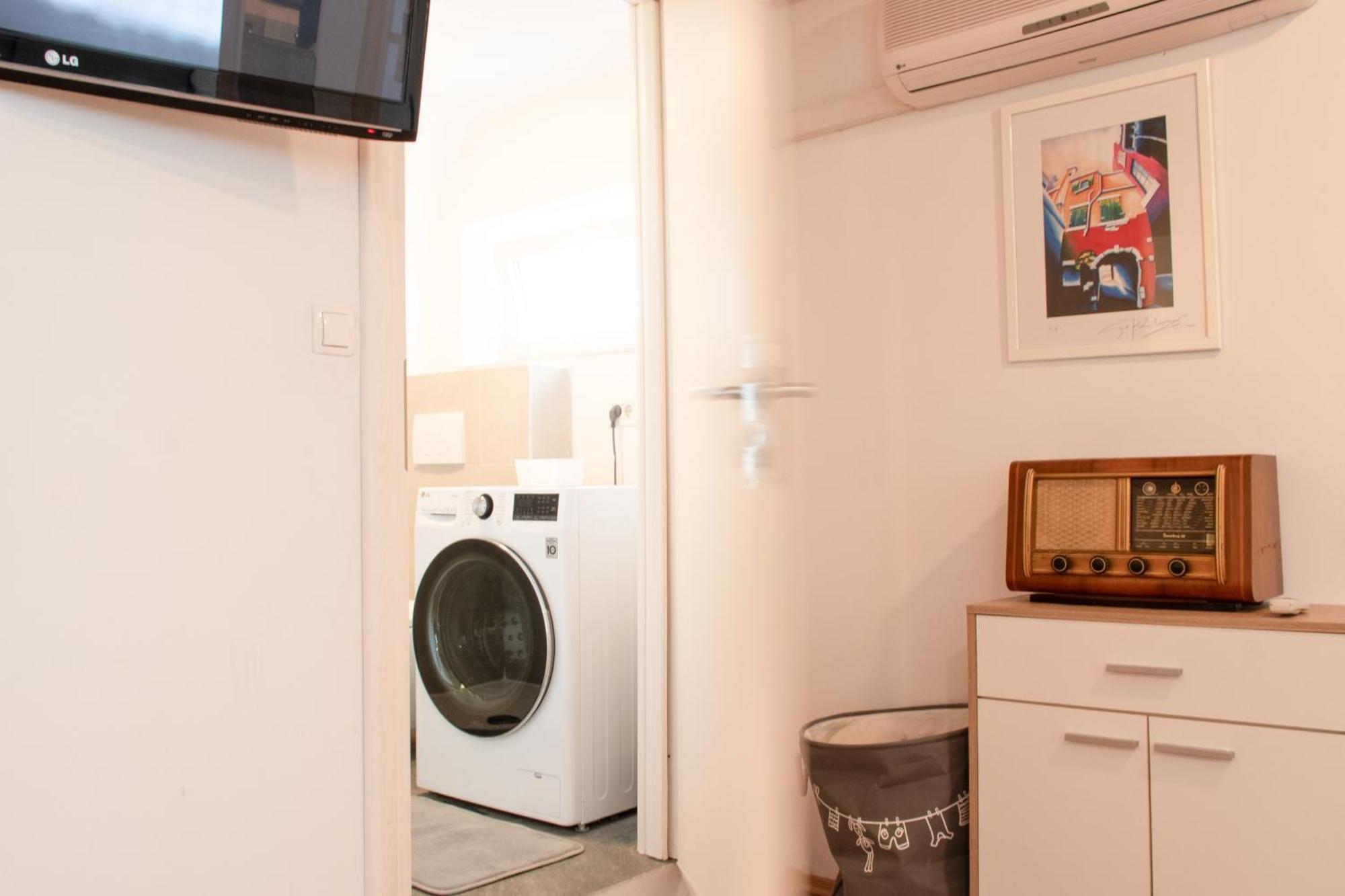 Twin-Magnolias Condo With Garden, Parking & Ev Station Загреб Екстериор снимка
